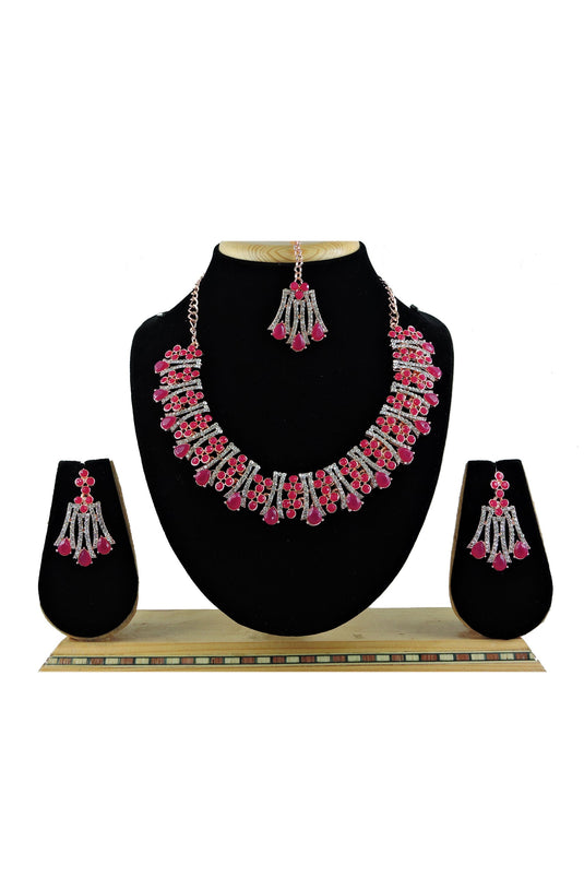 Rani Color Alloy Material Enticing Necklace With Earrings and Mang Tikka