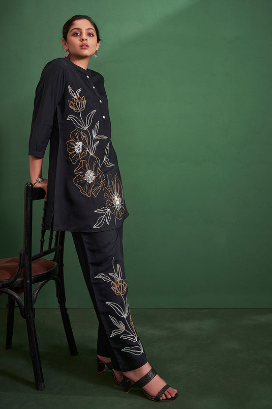 Exclusive Black Embroidered Kurta With Pants Co Ord Set