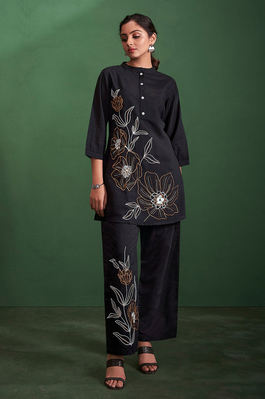 Exclusive Black Embroidered Kurta With Pants Co Ord Set