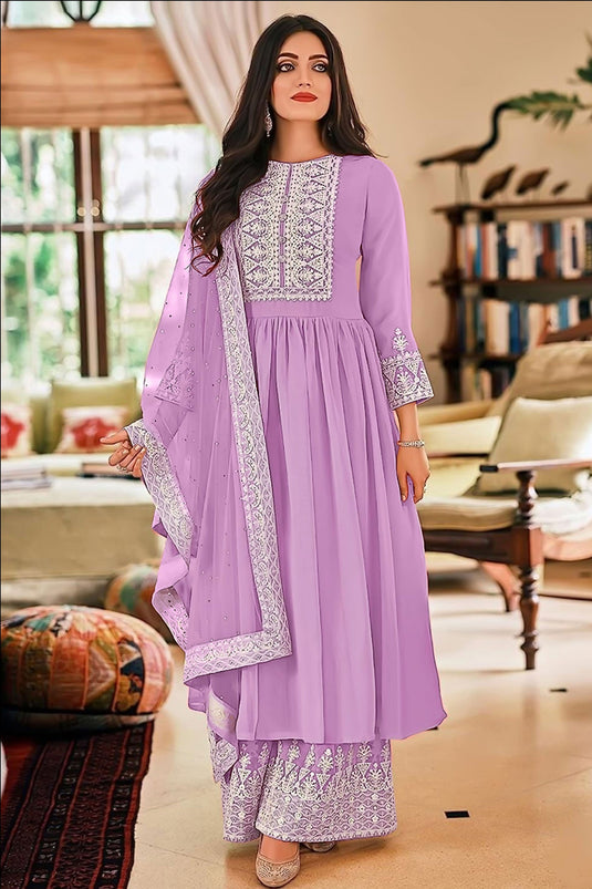 Function Wear Lavender Color Fabulous Pakistani Suit In Georgette Fabric