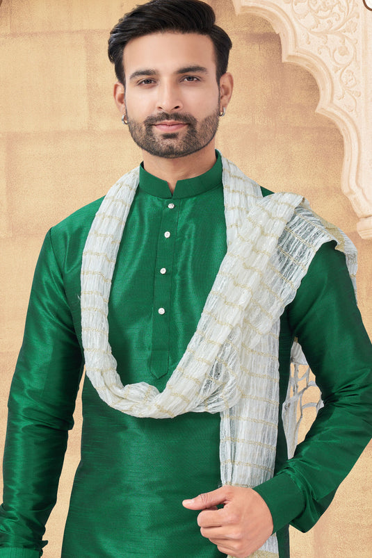 Verdant Green Embellished Kurta Pyjama Set