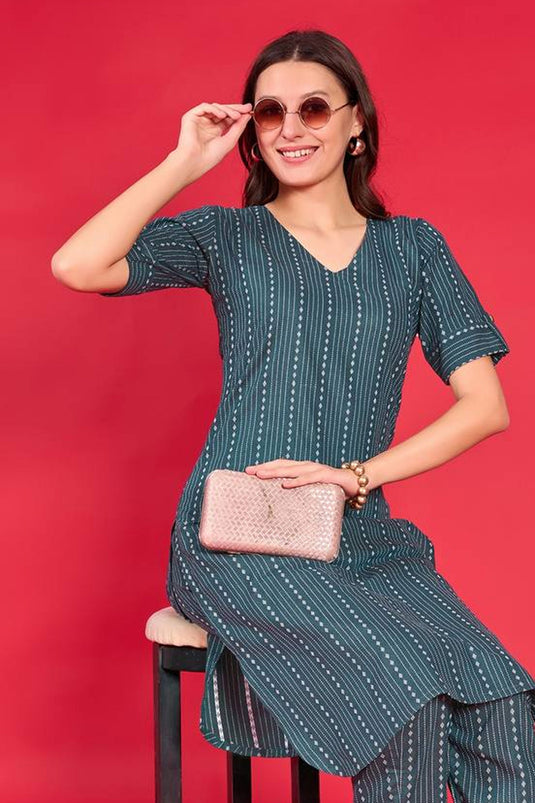 Green Color Sober Readymade Casual Kurti With Bottom In Cotton Fabric