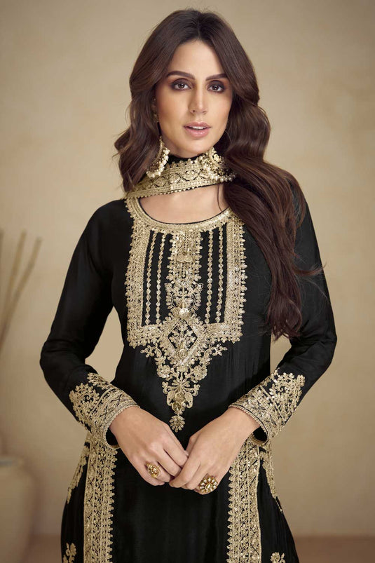 Black Color Tempting Georgette Salwar Suit