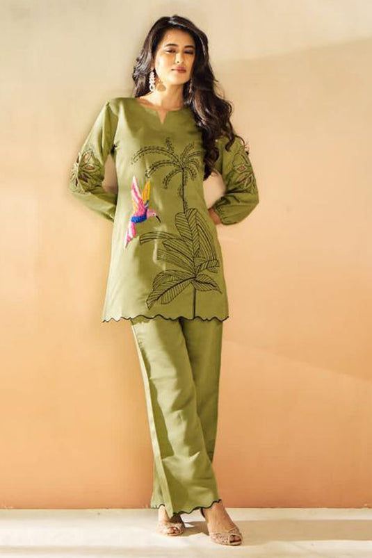 Exclusive Green Cotton Fabric Printed Mandarin Collar Full Sleeves Readymade Co Ord Set