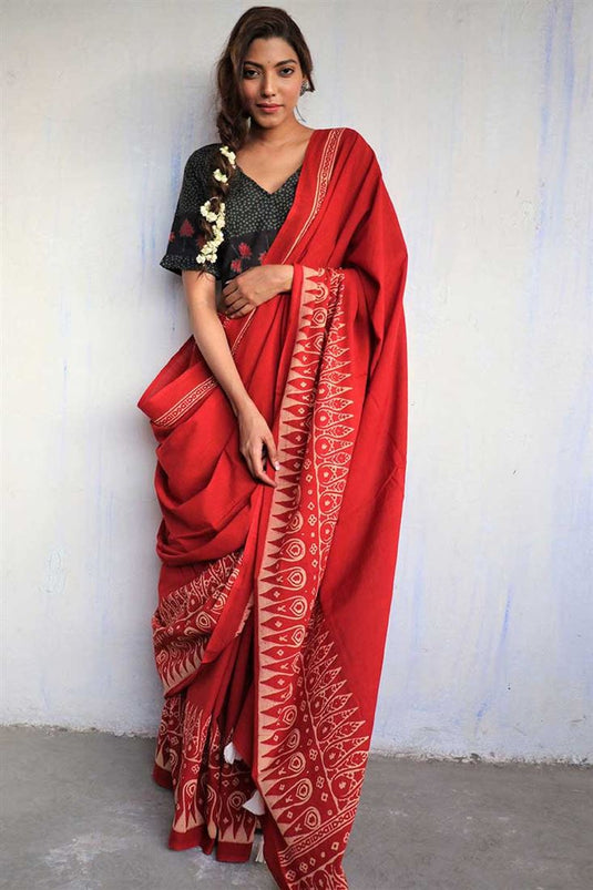 Red Color Cotton Fabric Tempting Jaipuri Saree