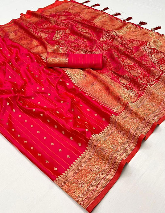 Red Color Satin Silk Fabric Handloom Weaving Work Saree