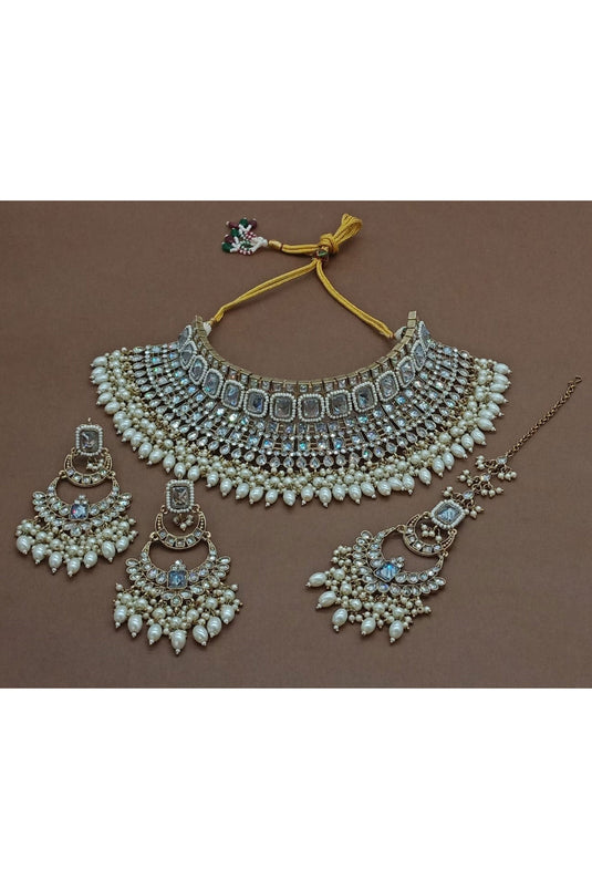 Alloy Material White Stone Gorgeous Necklace Set With Earrings And Mang Tikka