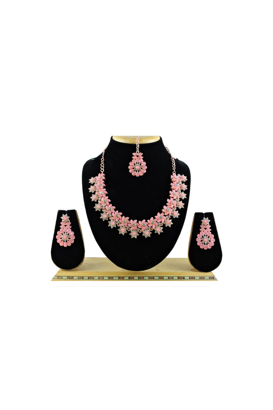 Fabulous Alloy Material Pink Color Necklace With Earrings and Mang Tikka