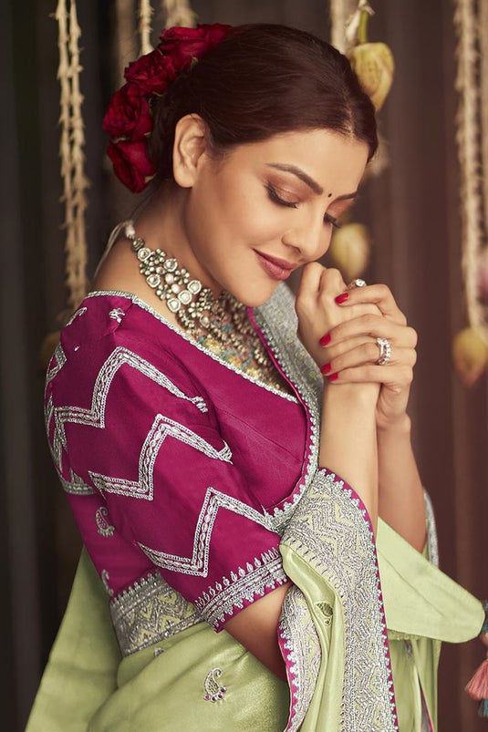 Beguiling Green Color In Art Silk Fabric Kajal Aggarwal Saree