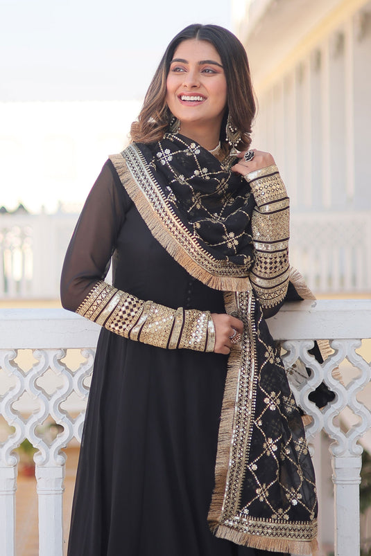 Exclusive Function Wear Black Color Readymade Gown With Dupatta In Georgette Fabric